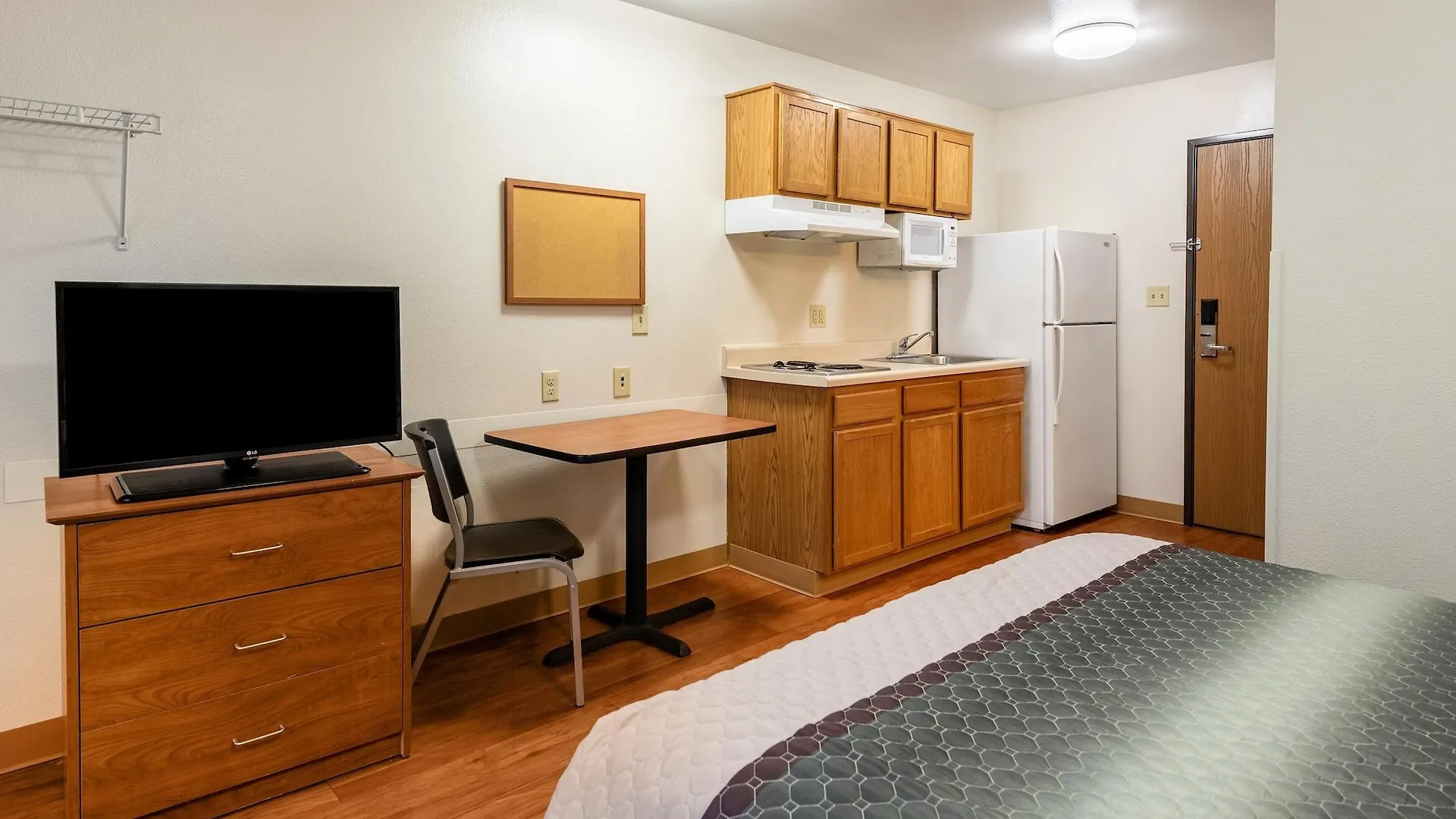 Hometowne Studios By Red Roof Columbus Motel