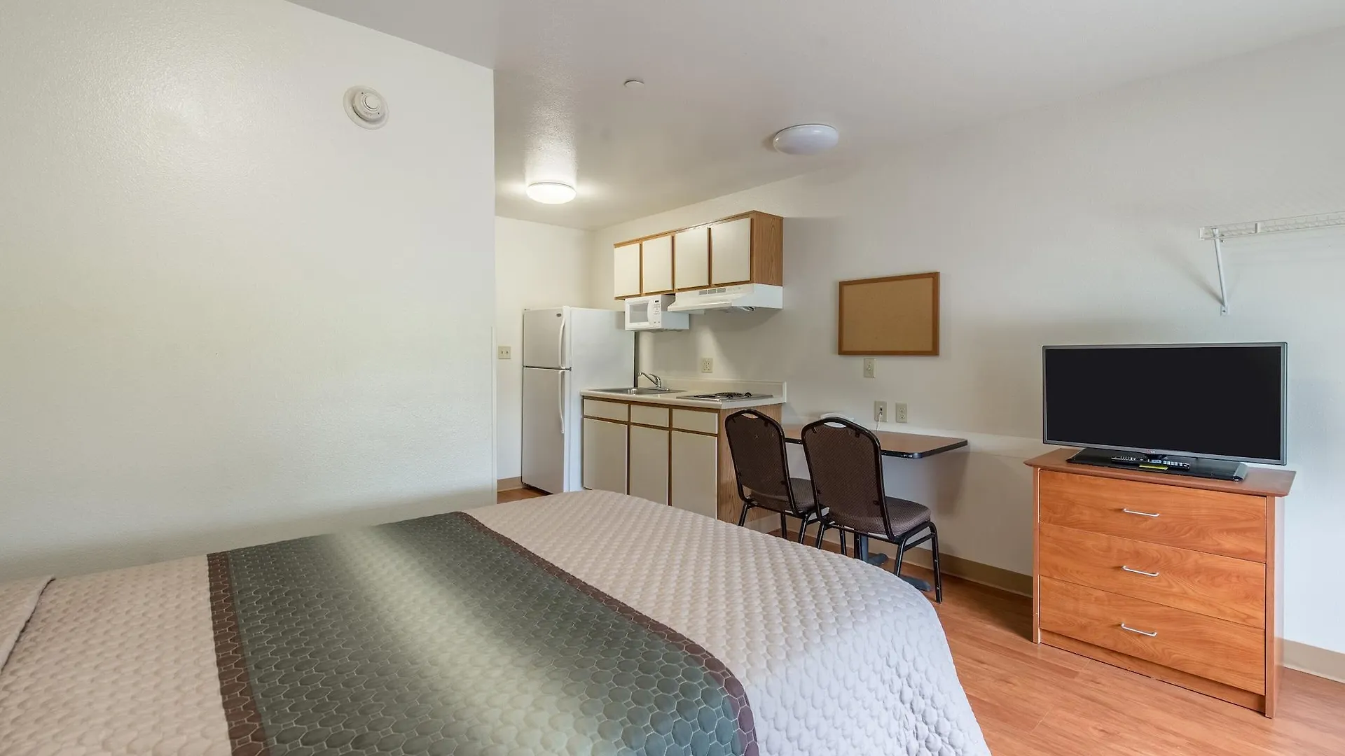 Hometowne Studios By Red Roof Columbus Motel