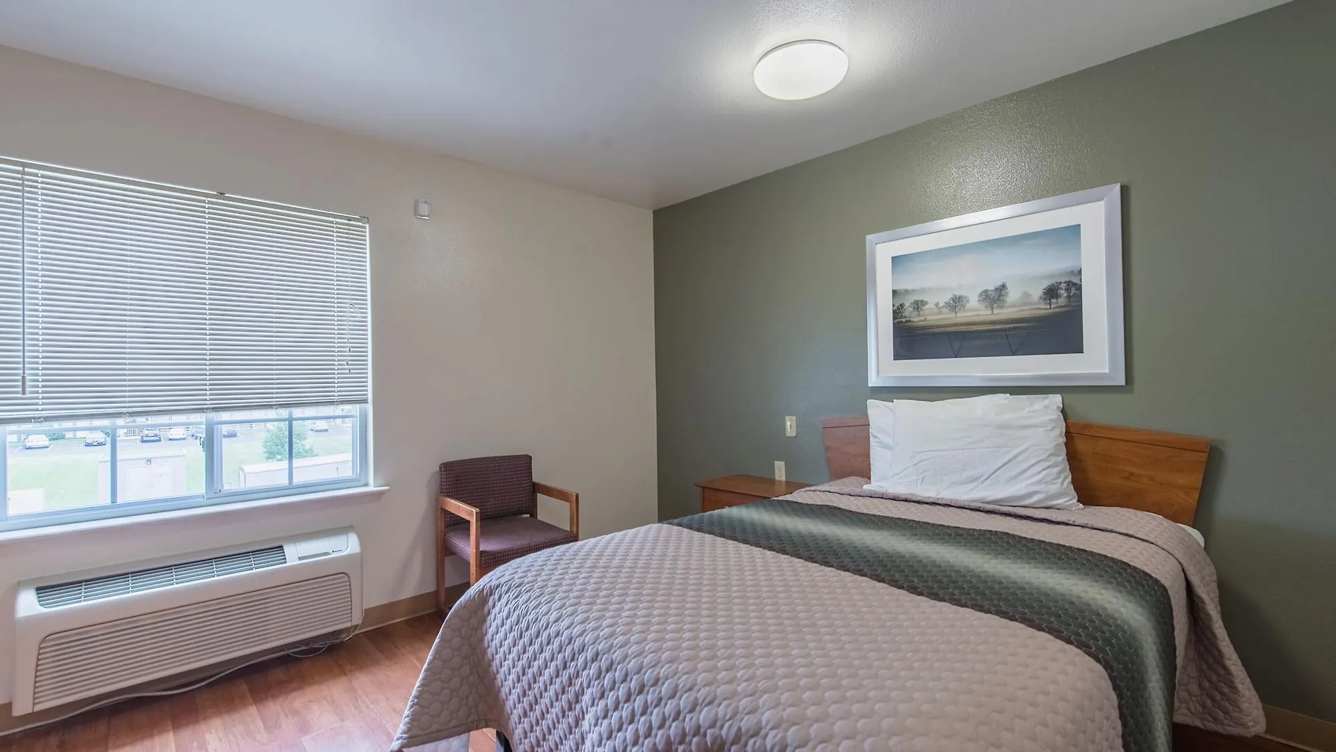 ** Motel Hometowne Studios By Red Roof Columbus United States